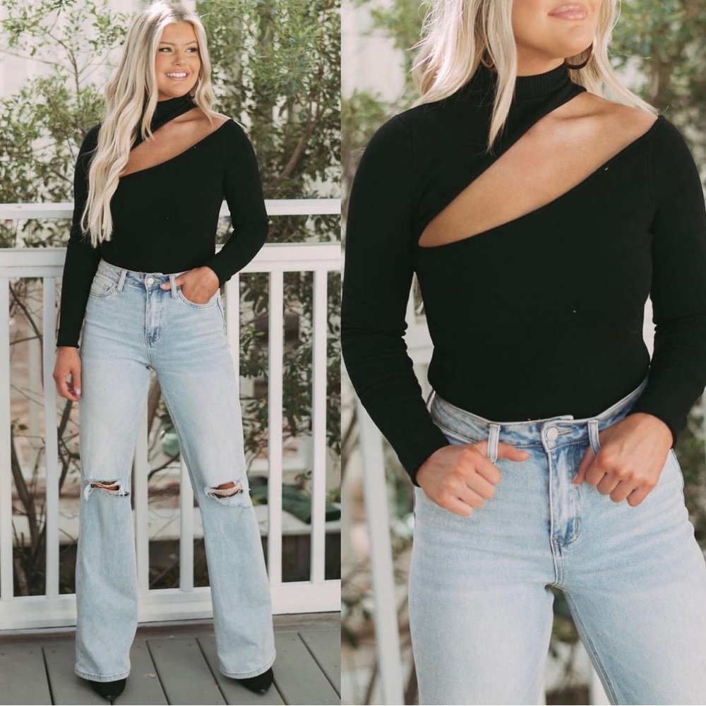 Black turtleneck long sleeve cut out body suit size small